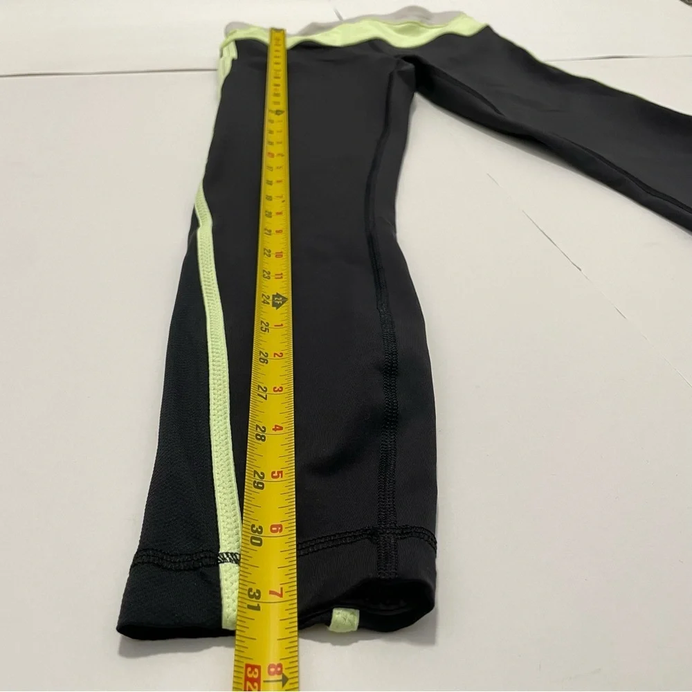 Lululemon Up The Pace Cropped Women’s Leggings Black and Green Size 4